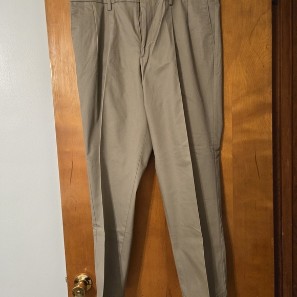 Dockers Other - NWT Dockers Best Pressed Classic Fit Gray Pleated Pants Size 38 X 30